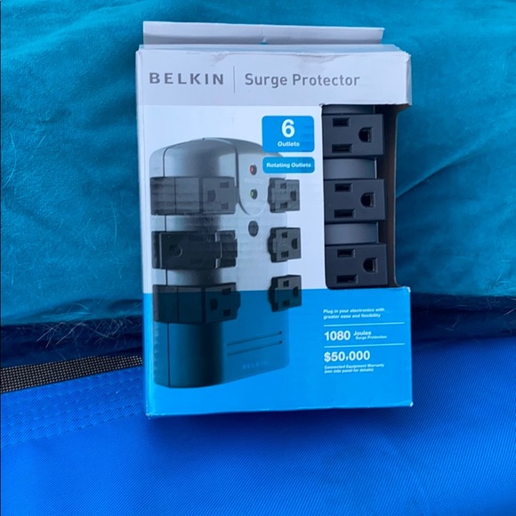 BNIB 6 outlet extender - Picture 7 of 8